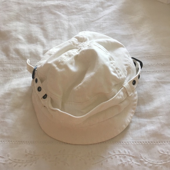 Kids Gap off white Y2K buckle hat - Picture 4 of 5